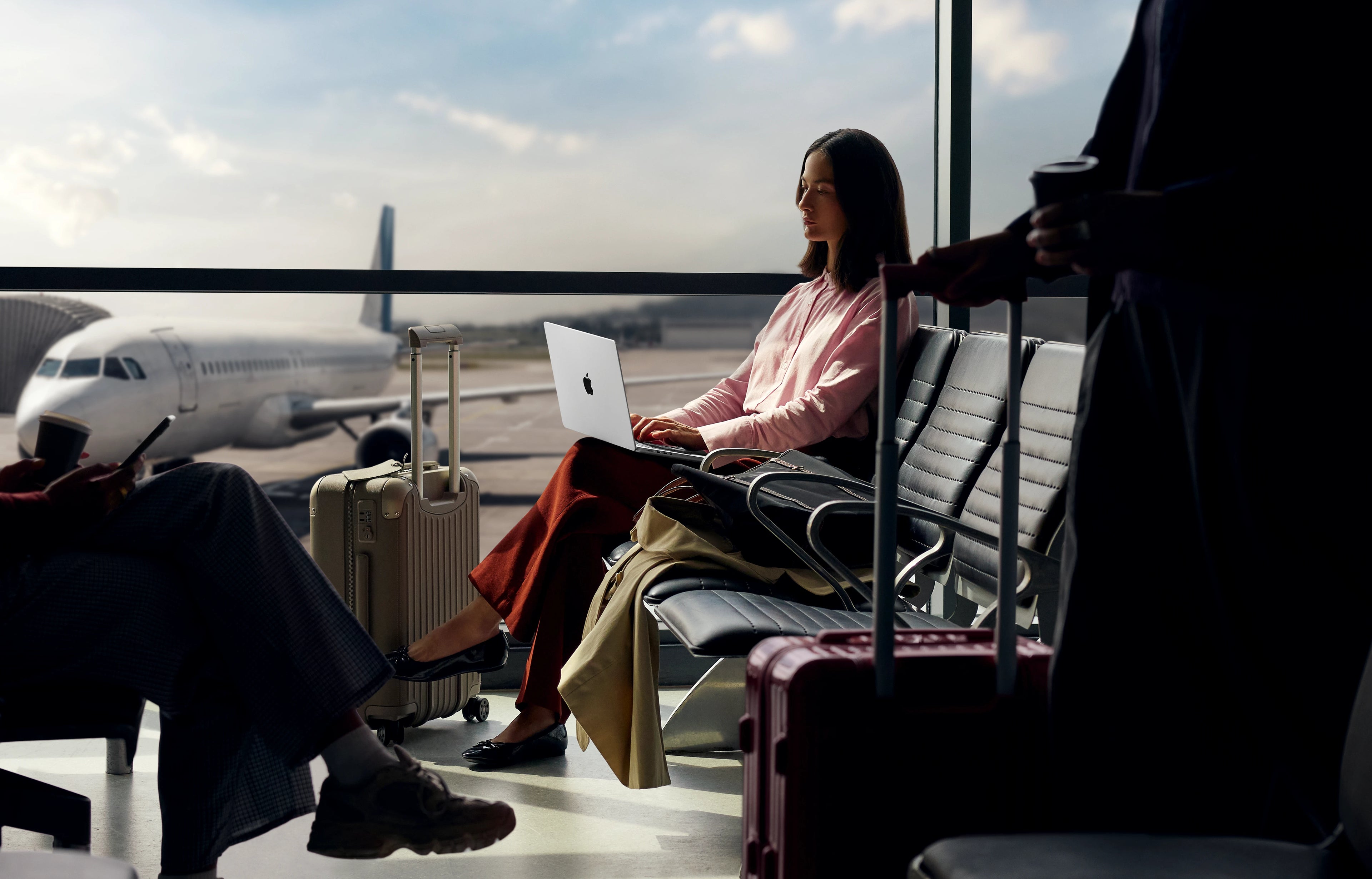 MacBook Pro (14-inch & 16-inch, M5)